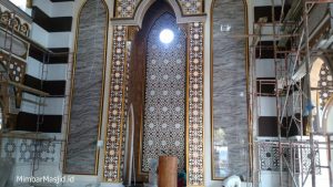 Mihrab Masjid Marmer Mewah