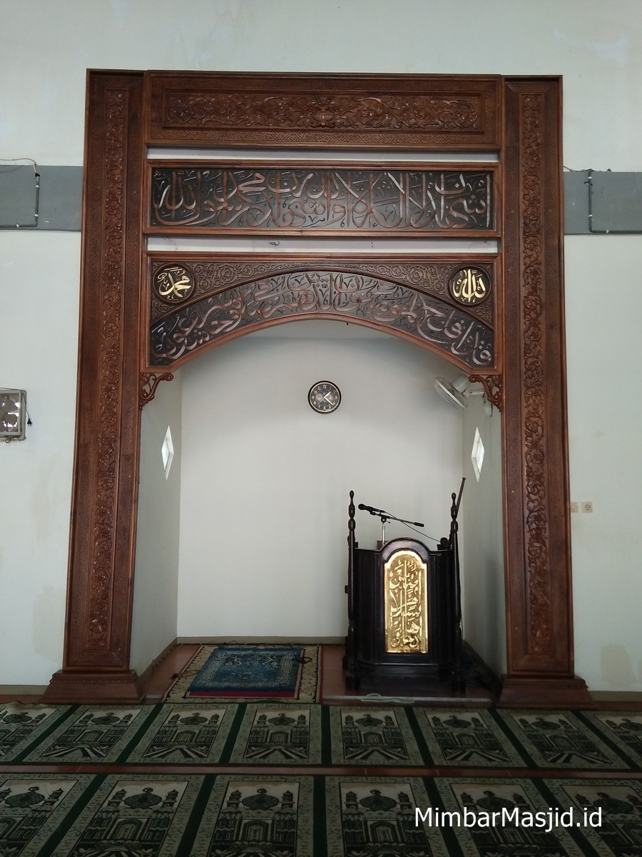 Model Mihrab Masjid Sederhana Kayu Jati