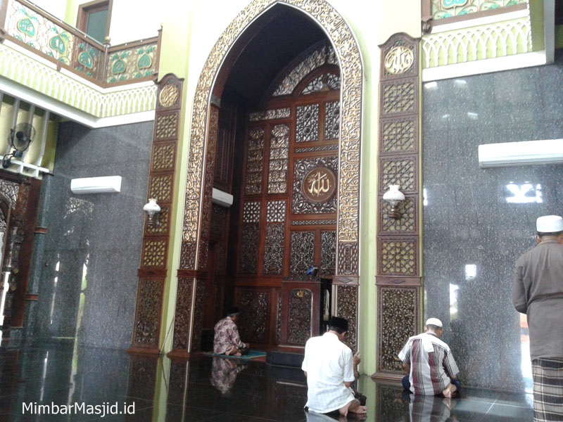 Mihrab Masjid Ukiran Minimalis Kayu Jati